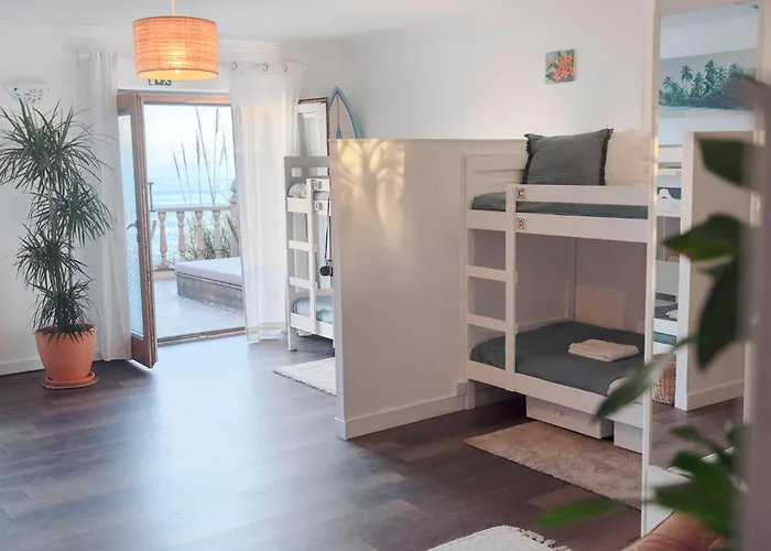 Hostel Laneez Ericeira Surf House